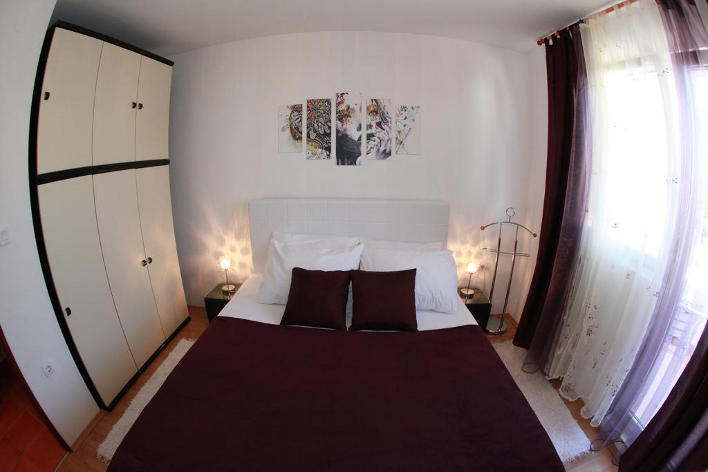 Apartment Yelena Rose West Zadar