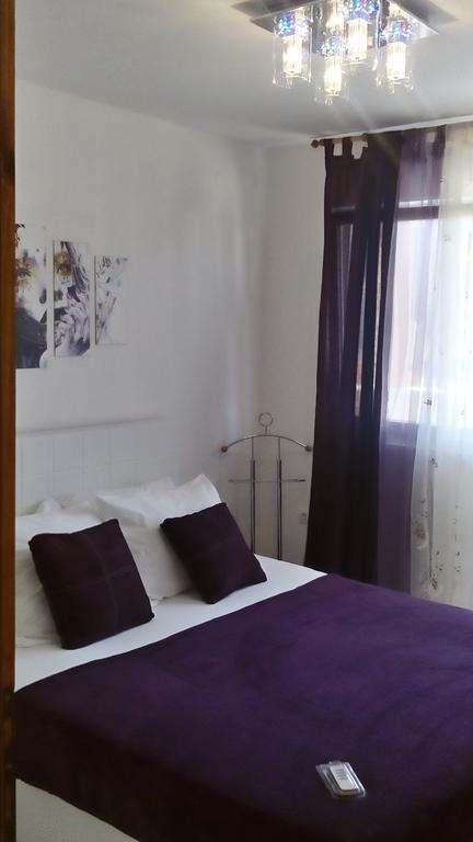 Yelena Rose West Apartment *