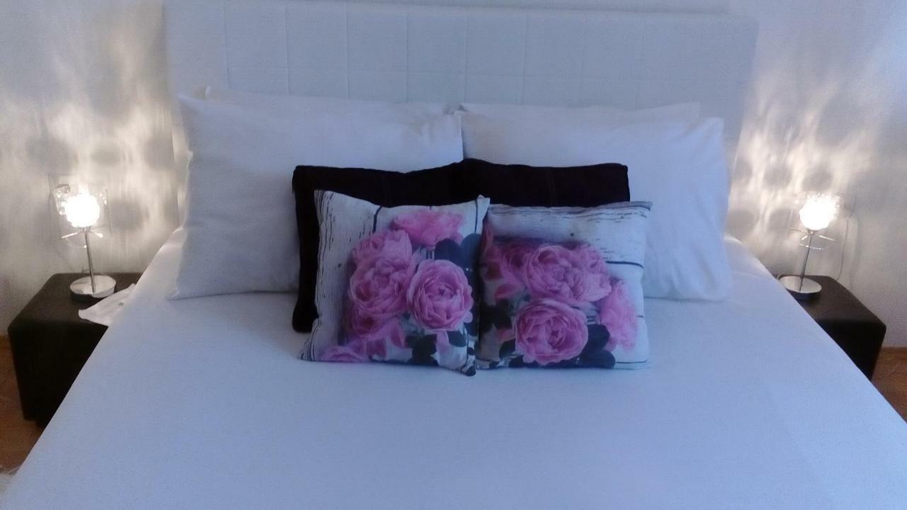 Apartment Yelena Rose West *