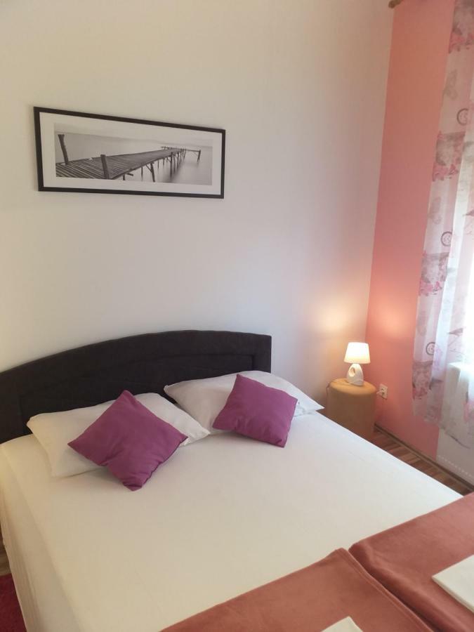 Apartment Yelena Rose West